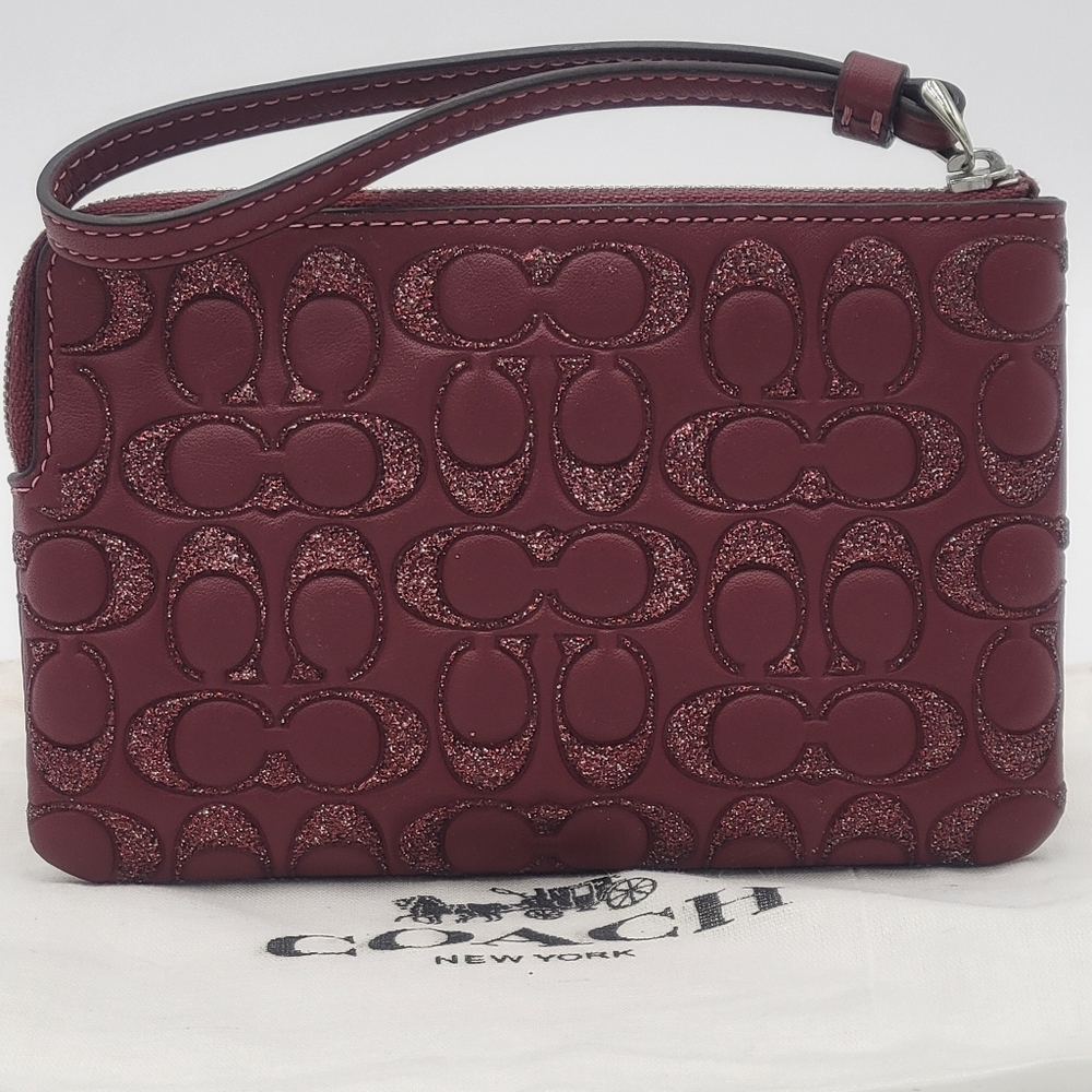 💥NWT💥 Coach Glitter Leather Wristlet, Wine - Picture 3 of 9